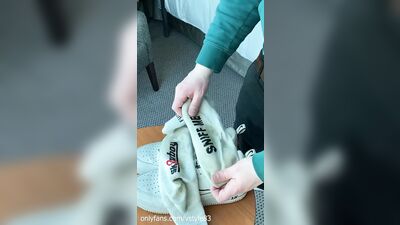 Dirty Socks Fetish: Shooting a Load on Sk8erboy Socks!