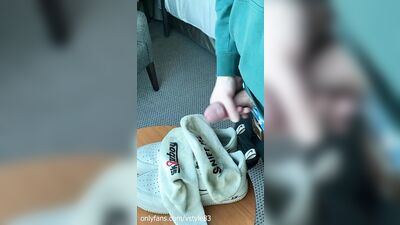 Dirty Socks Fetish: Shooting a Load on Sk8erboy Socks!