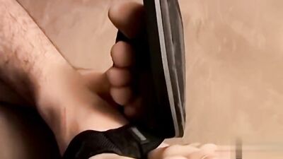 Young Toe Licking Fetish Freak Jerk-Off on Gay Porn Video!