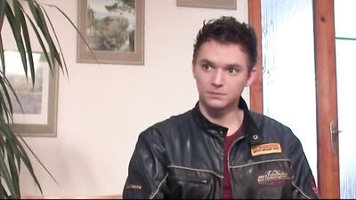 Online Euro Hook-ups: Cute Twinks Get Down and Dirty