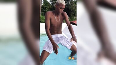 Thirsty Twinks Dance Party!