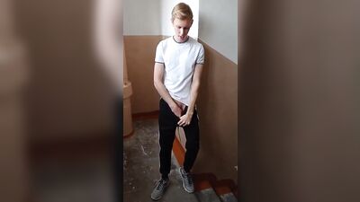 Young Blonde College Students - Amateur Cumshots