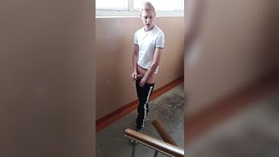 Young Blonde College Students - Amateur Cumshots