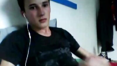 Young Cuties Boyish Smile - Gay Teen Web-Cam Porn!