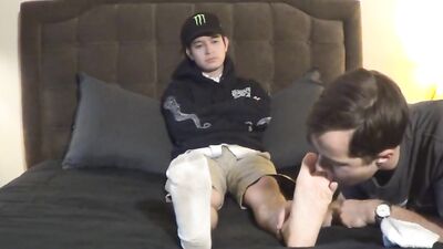 Fetish Foot Worship: Young Masters Obsession