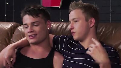 Hot Bareback Action Show! Steamy Gay Sex with Hot Couple!