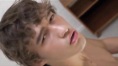 Hot Twinks Perfect Cock and Bush: The Ultimate Shower Experience!