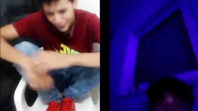 Gay Webcam Amateur Blond Boys Handjob Split!