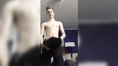 Horny Swinging Amateurs: Big Cocks Solo Porn