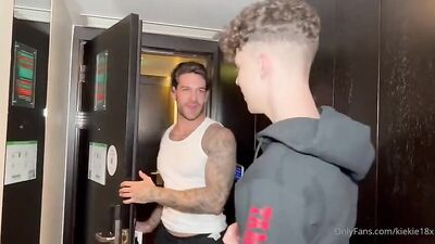 Overwhelmed by Muscle Men: Kiekies Gay Porn Adventure!