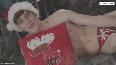 Bareback Christmas Cum Blizzard with Twink Porn: Snowy Hotness to Spice up Your Holidays!