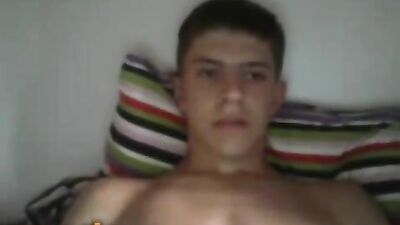 Straight To The Point! Rubbing One Out And Gay Porn To Start Your Day!