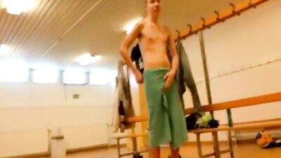 Vestiaires Twink Tube Strip Boys - A Gay Porn Video For All The Fans Of Young Men!