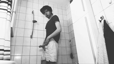 Gay Porn Shower Lover - Webcam No Cum (190 chars)