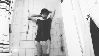 Gay Porn Shower Lover - Webcam No Cum (190 chars)