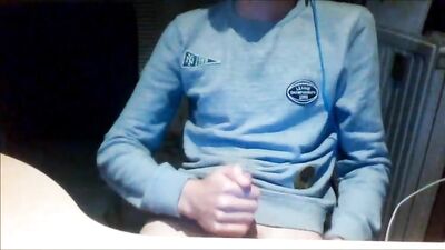 Gay Porn Blue Headphone Boy Sucks a Raging Hard Dick!