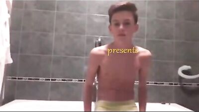 Gay Porn Jan Cute Boys Solo Action in the Bathroom