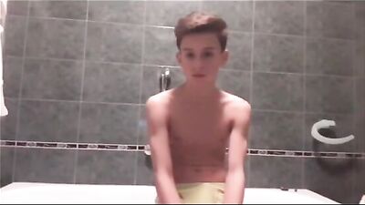 Gay Porn Jan Cute Boys Solo Action in the Bathroom
