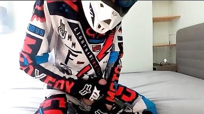 BMX Boys Helmet Cums: Hardcore Amateur Gay Porn!
