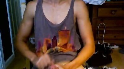 Spainish Boi Gets Nut Again in Gay Cam Porn!