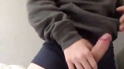 Towel Banger - Squirting Twink Porn