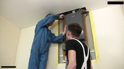 Hardcore Jobsite Cumshots: Two Workers Get Raw on the Construction Site!