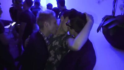 Threesome Desire: Gay Porn Video