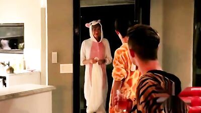 Gay Porn - Bareback Trick Treat!