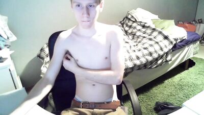Gay Porn Video: Torse Nu Boys on Computer!