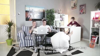 Gay Porn Threesome Play Trio Bien Huilé - Sweaty, Hot & Steamy Action!