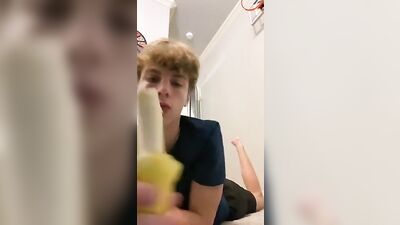 Deep Throught Banana: Gavins Gay Porn Web-Cam Adventure