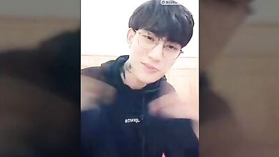 Asian Heat - Vietnamese Jun Hoang Cam Show