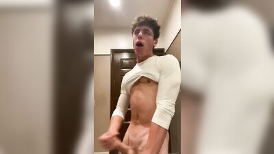 Gay College Porn in Library Bathroom: Hot Studs Get Off Quickly!