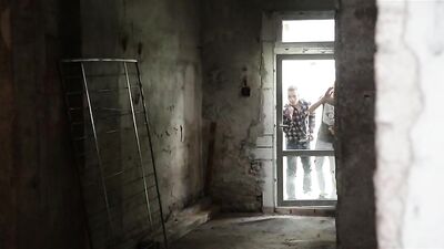 Young Taxi Drivers Raw Encounter: Bareback Jizz In The Buildings - HD