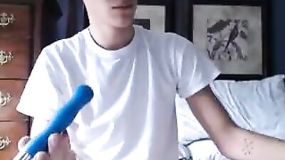 18yo Cumshot Amateurs! Gay Porn Video!