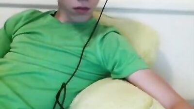 SELF-CAM GAY PORN: CUM-SHOT ACTION ADVENTURE!