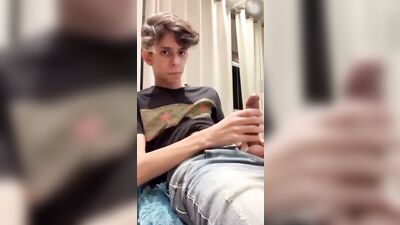 Sweet Gay Teen Porn Homemade: Exploring the World of Young and Hunky Men!