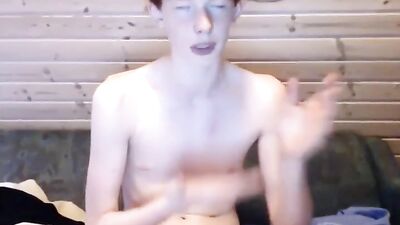 Gay Teen Cam Porn: Le beau Daneil Turns Up the Heat!