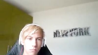 Blond Cutie: Amateur Blonde Boys Solo Adventure