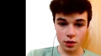 Teen Sucking His Hot Milk !