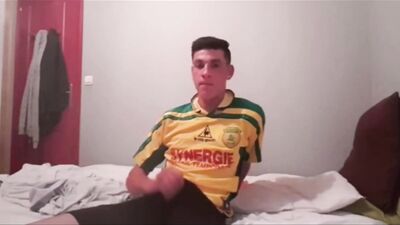 Gay Soccer Twink Cums in Web-Cam Show!