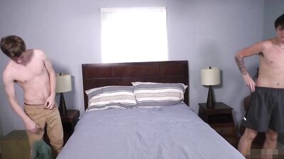 Gay Porn Amateur Hotties Fuck Bareback!