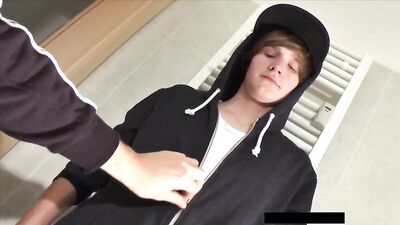 Anthonys Hand Bath Experience - Mr. Hands Ultimate Cum Shot