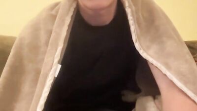 Cute Couch Wankers Amateur Handjob Solo Web-Cam Experience: A Body To Die For!