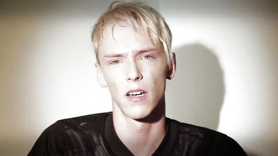 Bareback Blond Boys: Yuri Gets Fucked and Comes Handfree!