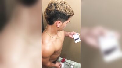 Toilet Spy Selfie Gay Teen Porn: Amateur Big Cocks Cum Shots!