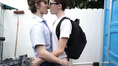 Gay Nerdy Twinks Fuck Tube: Cumming with Hot Cuties!