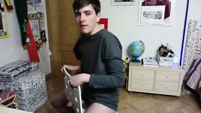 Twink Web-Cam Solo: Kinda Hot Revisited!