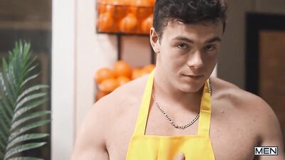 Joe Mills Bareback Oral Cum Shots with Friends - 006!