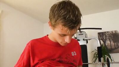 Stroke Hardcore: Ripped Twink Gym Cum Shots
